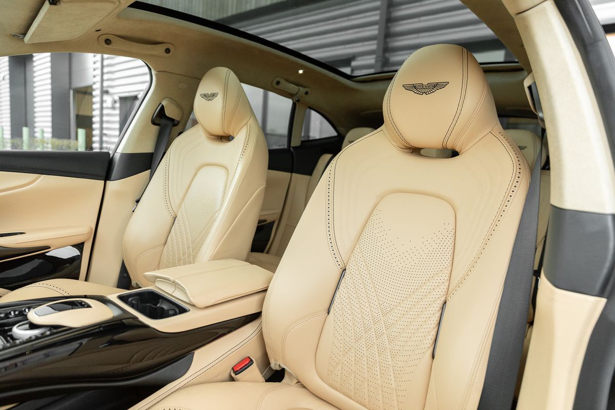 2021 Aston Martin DBX V8 1913 Edition