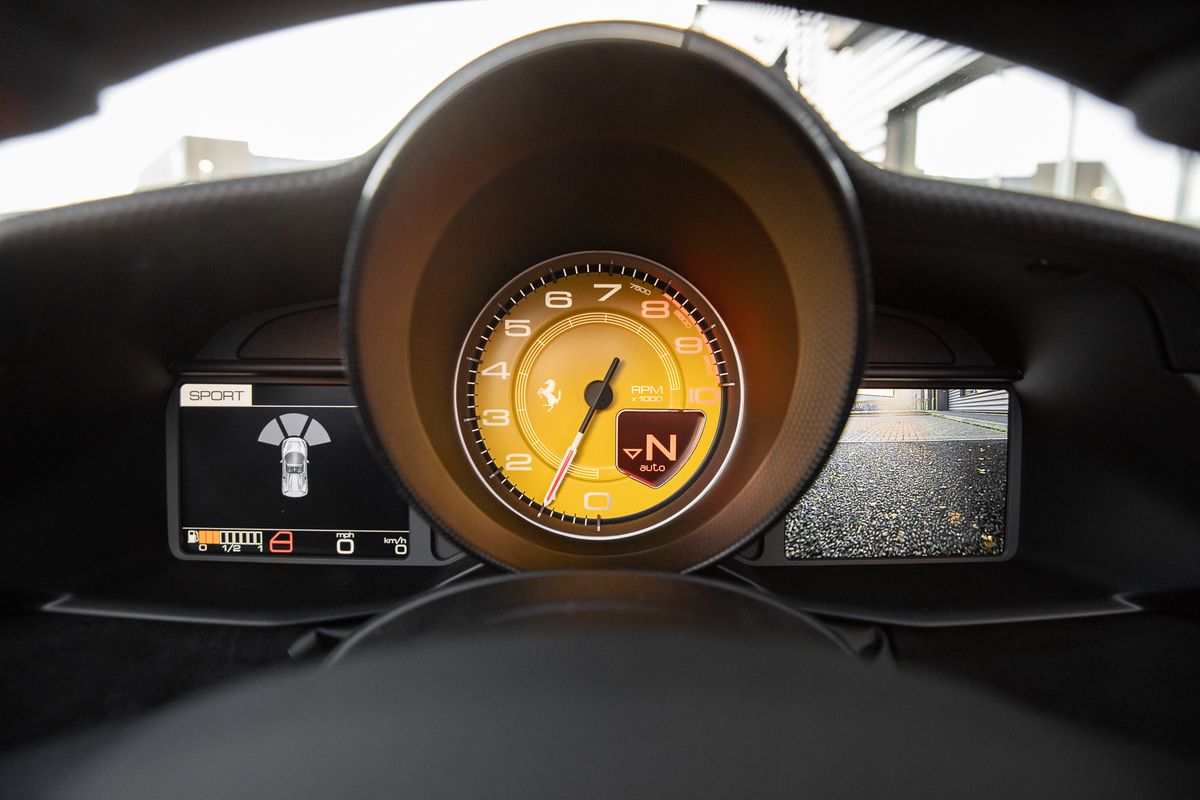 2020 Ferrari 488 Pista Spider 3.9T DCT