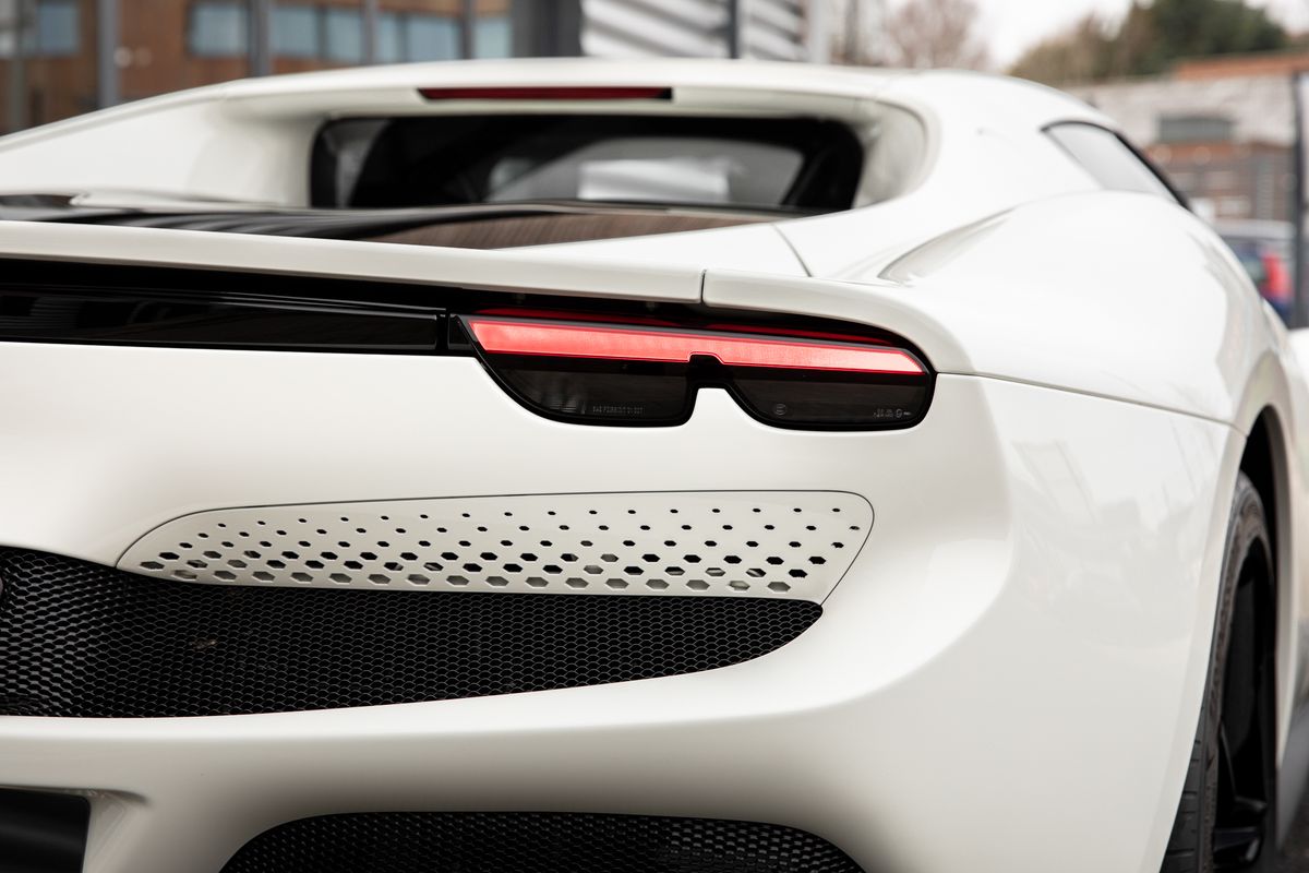 2022 Ferrari 296 GTB 3.0T V6 7.45kWh F1 DCT