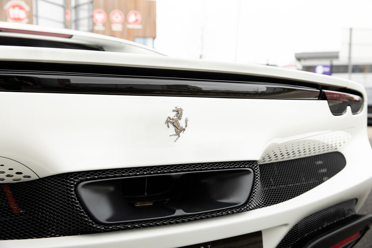 2022 Ferrari 296 GTB 3.0T V6 7.45kWh F1 DCT