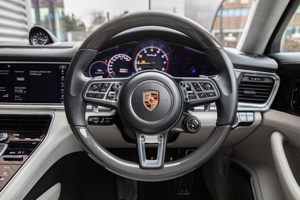 2019 Porsche Panamera Turbo S E-Hybrid