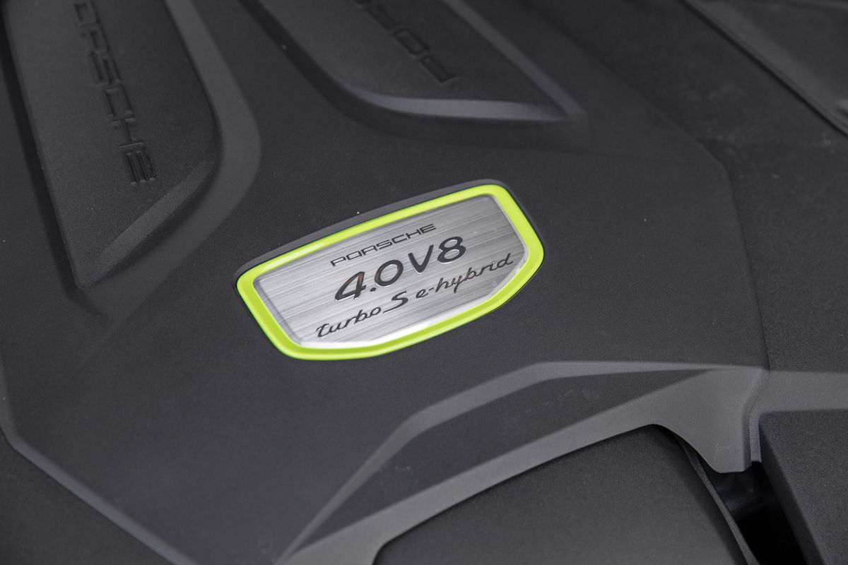 2022 Porsche Cayenne 4.0 V8 E-Hybrid 17.9kWh Turbo S TiptronicS