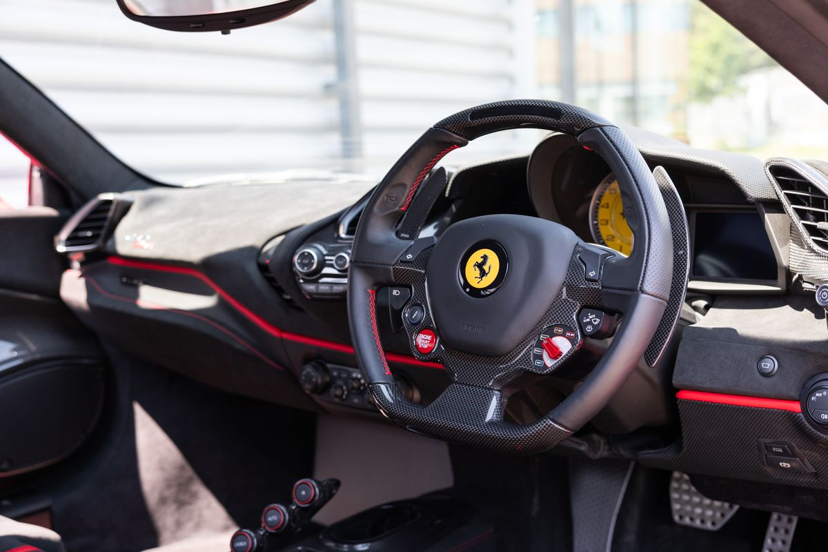 2020 Ferrari 488 Pista 3.9T V8 F1 DCT