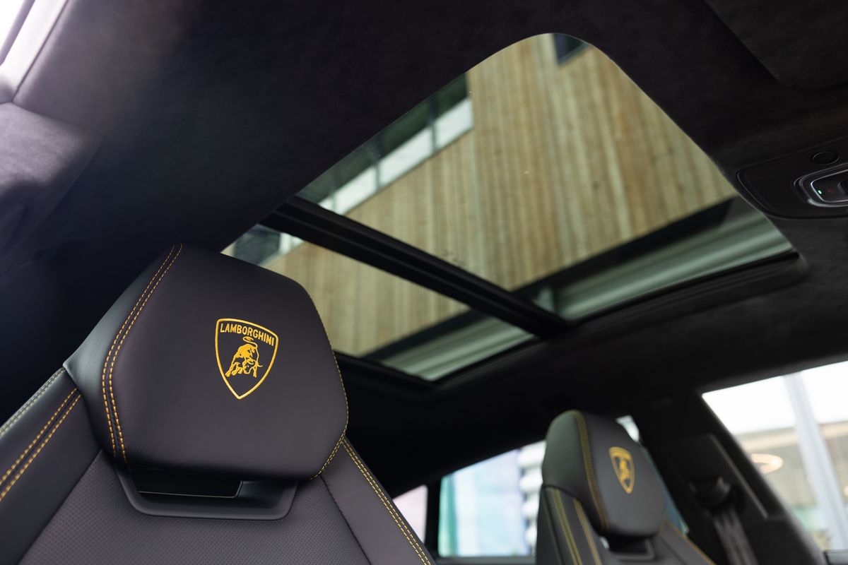2023 Lamborghini Urus S
