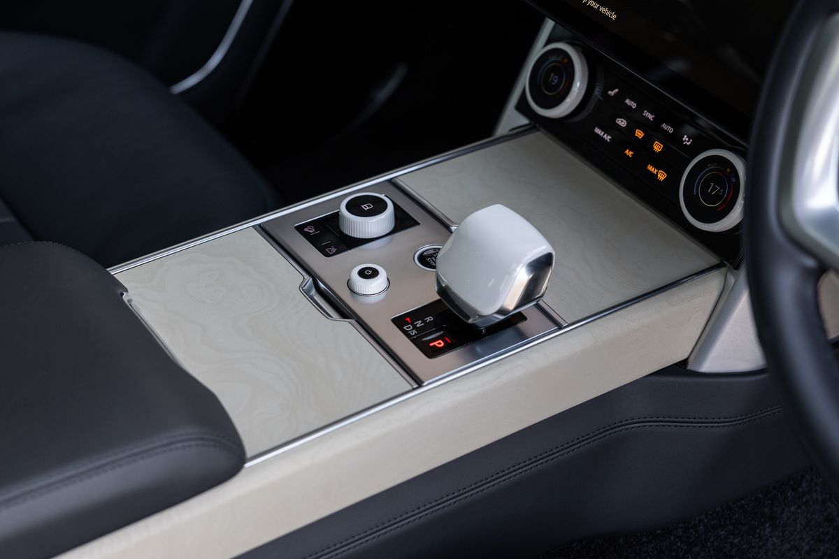 2022 Land Rover Range Rover SV