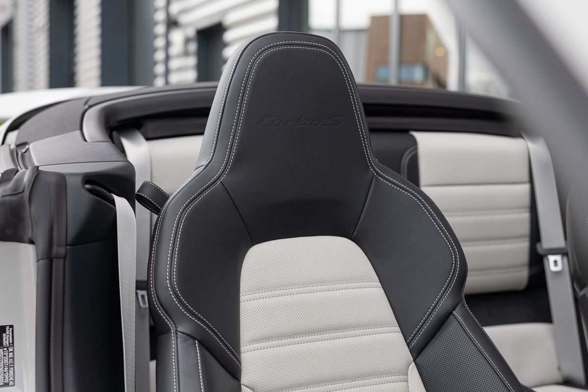 2022 Porsche 911 (992) Turbo S Cabriolet