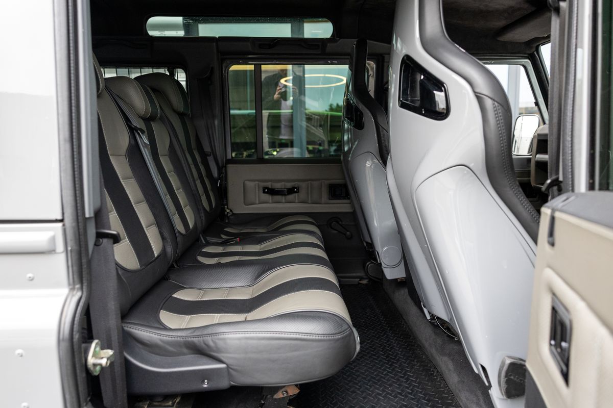 2015 Land Rover Defender 110 Urban Truck