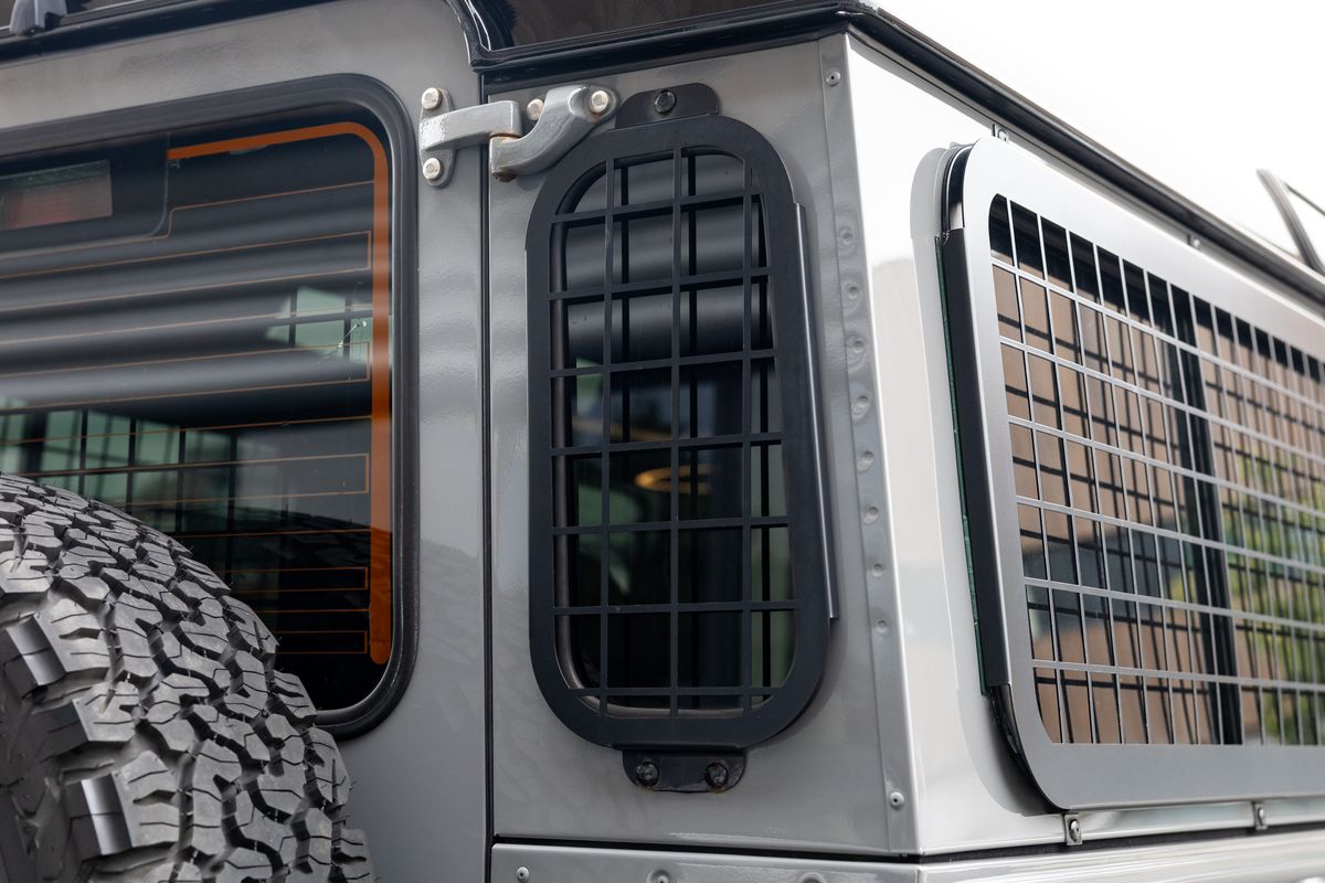 2015 Land Rover Defender 110 Urban Truck