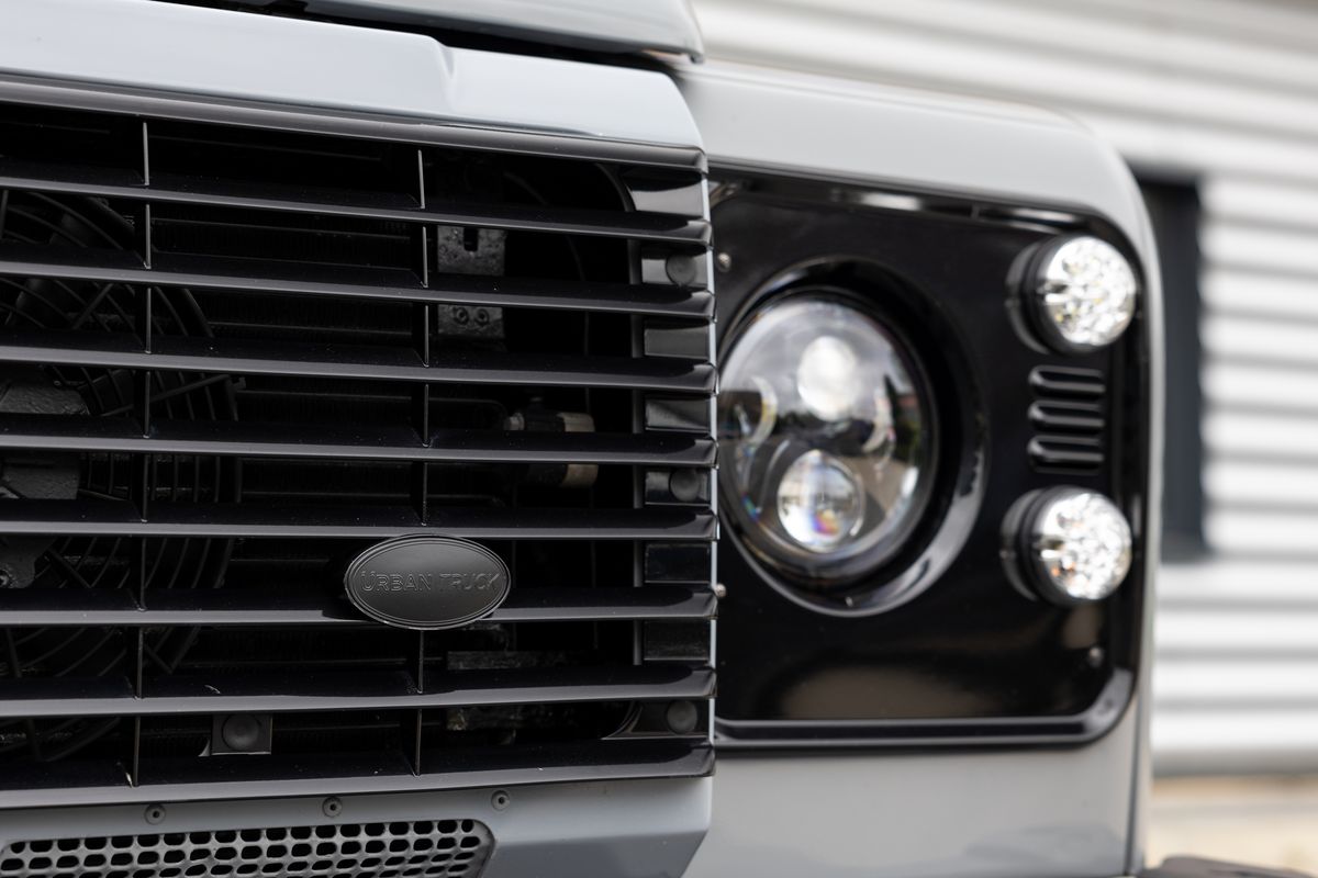 2015 Land Rover Defender 110 Urban Truck