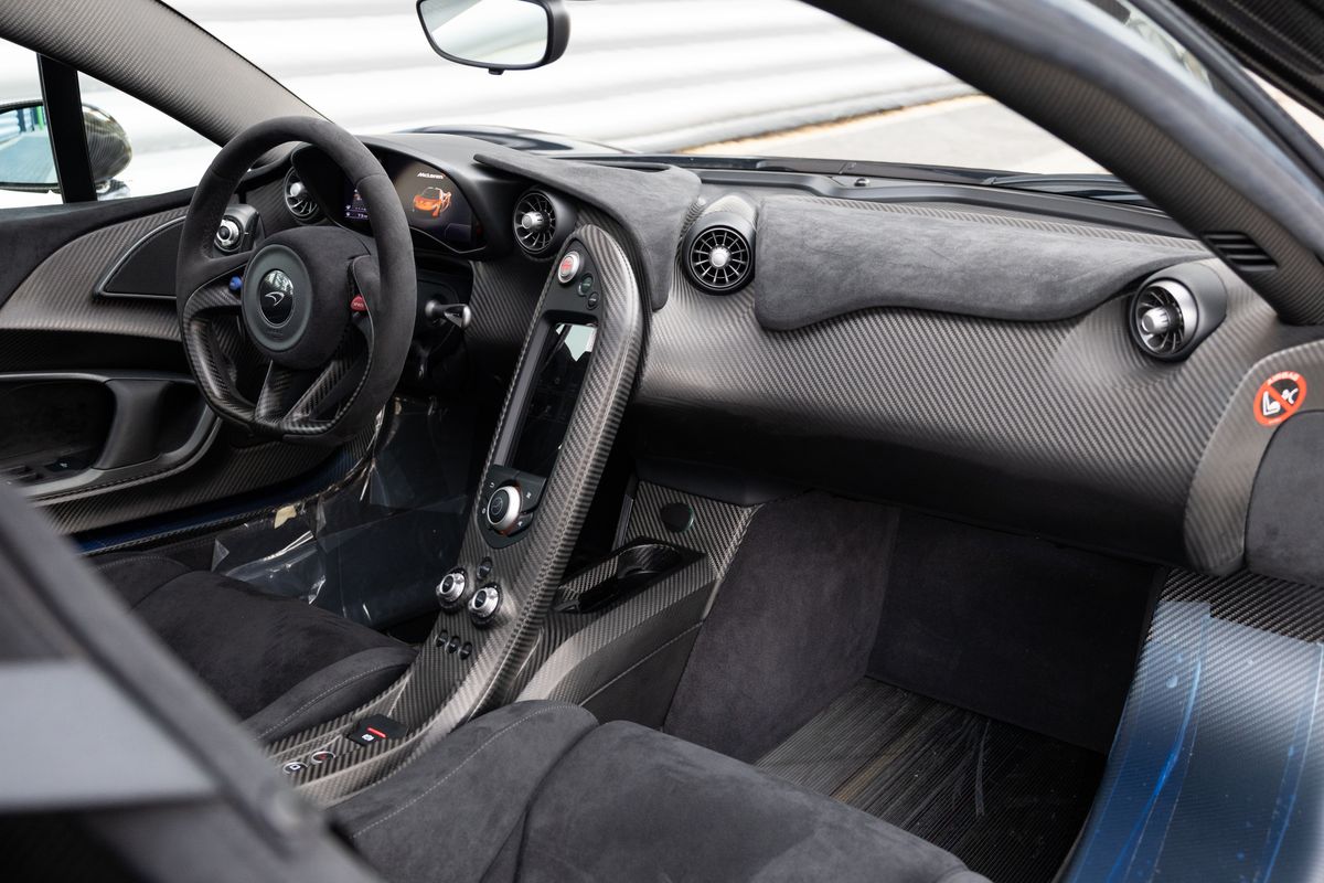 2015 McLaren P1
