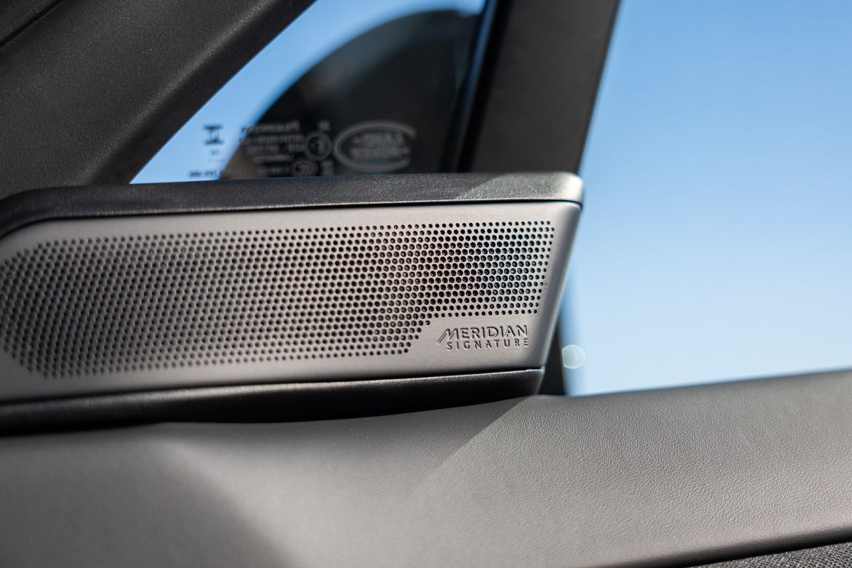 2025 Land Rover Range Rover Sport SV
