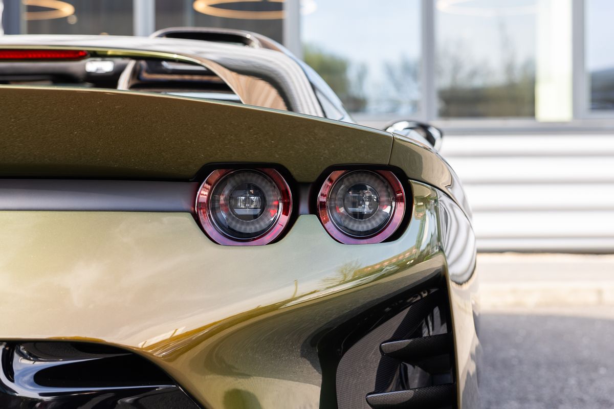 2024 Ferrari 812 Competizione Aperta