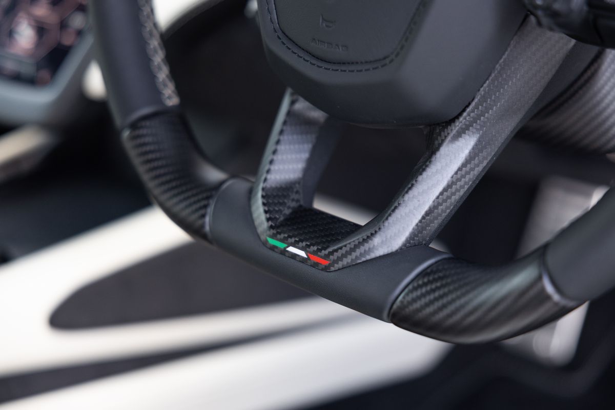 2024 Lamborghini Revuelto