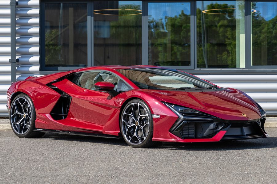 Lamborghini Revuelto
