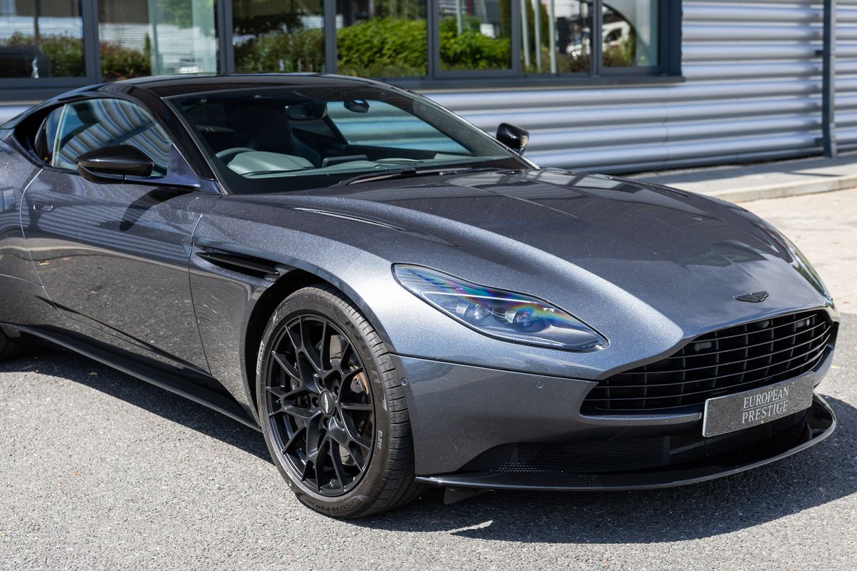 2022 Aston Martin DB11 V8