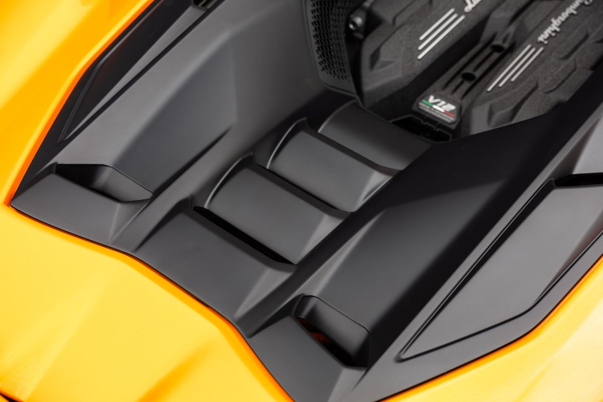 2024 Lamborghini Revuelto