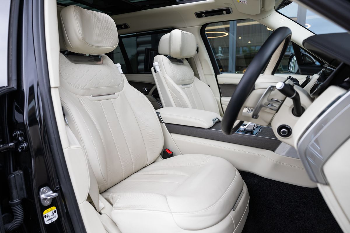 2023 Land Rover Range Rover SV Autobiography LWB