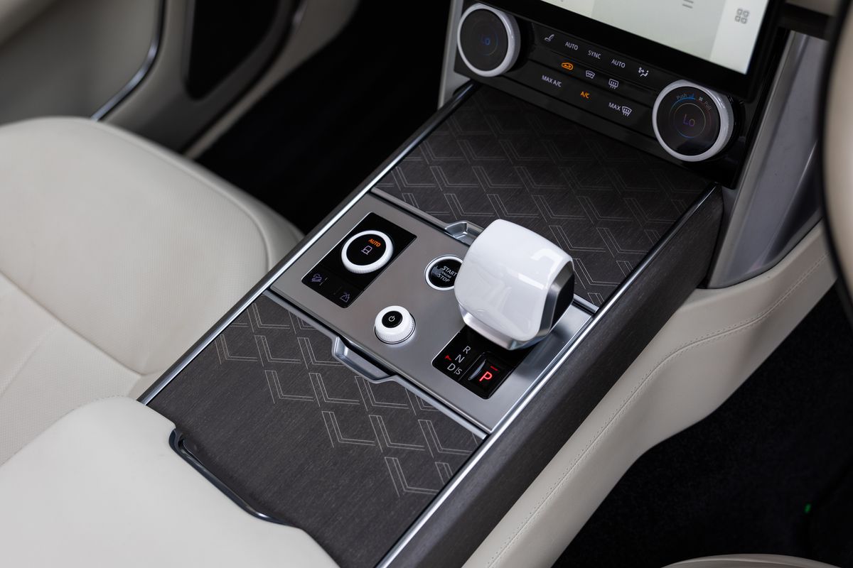 2023 Land Rover Range Rover SV Autobiography LWB