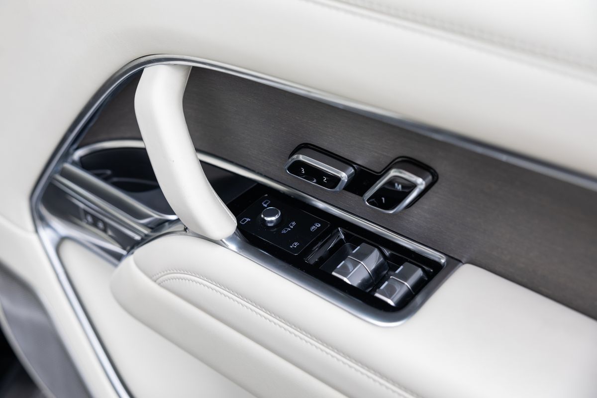 2023 Land Rover Range Rover SV Autobiography LWB