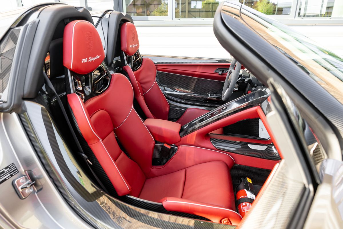 2015 Porsche 918 Spyder Weissach