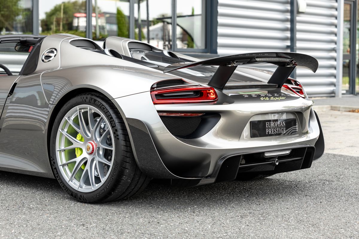 2015 Porsche 918 Spyder Weissach