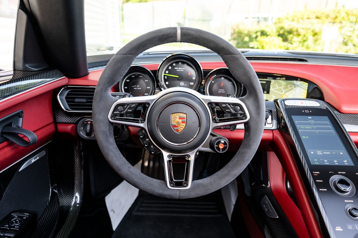 2015 Porsche 918 Spyder Weissach