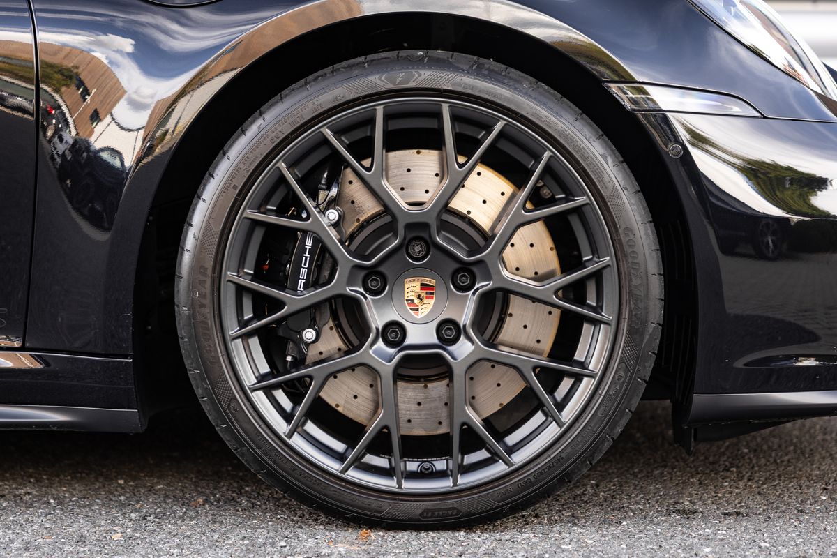 2025 Porsche 911 (992.2) Targa 4 GTS