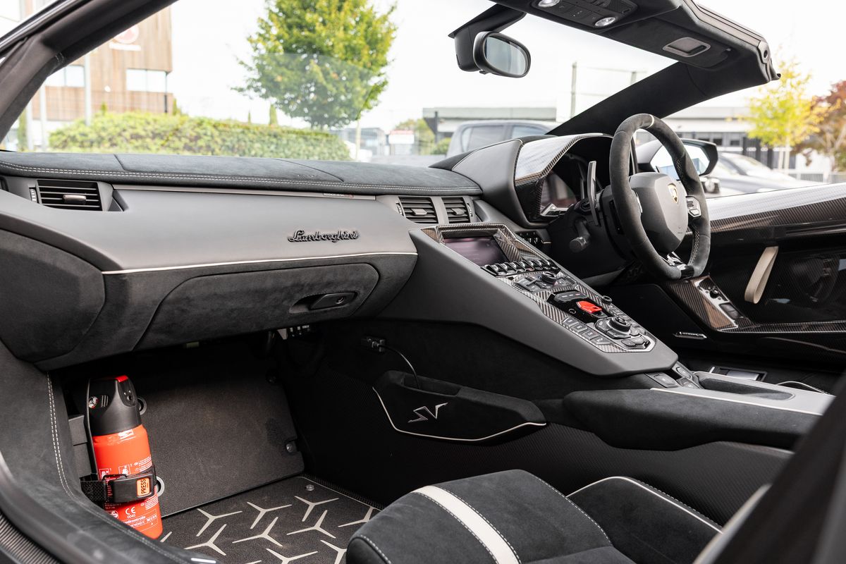 2016 Lamborghini Aventador SV Roadster