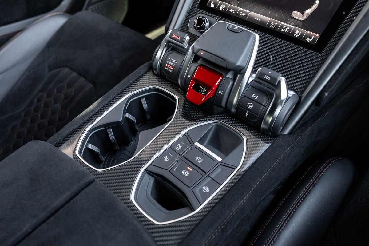 2023 Lamborghini Urus Performante
