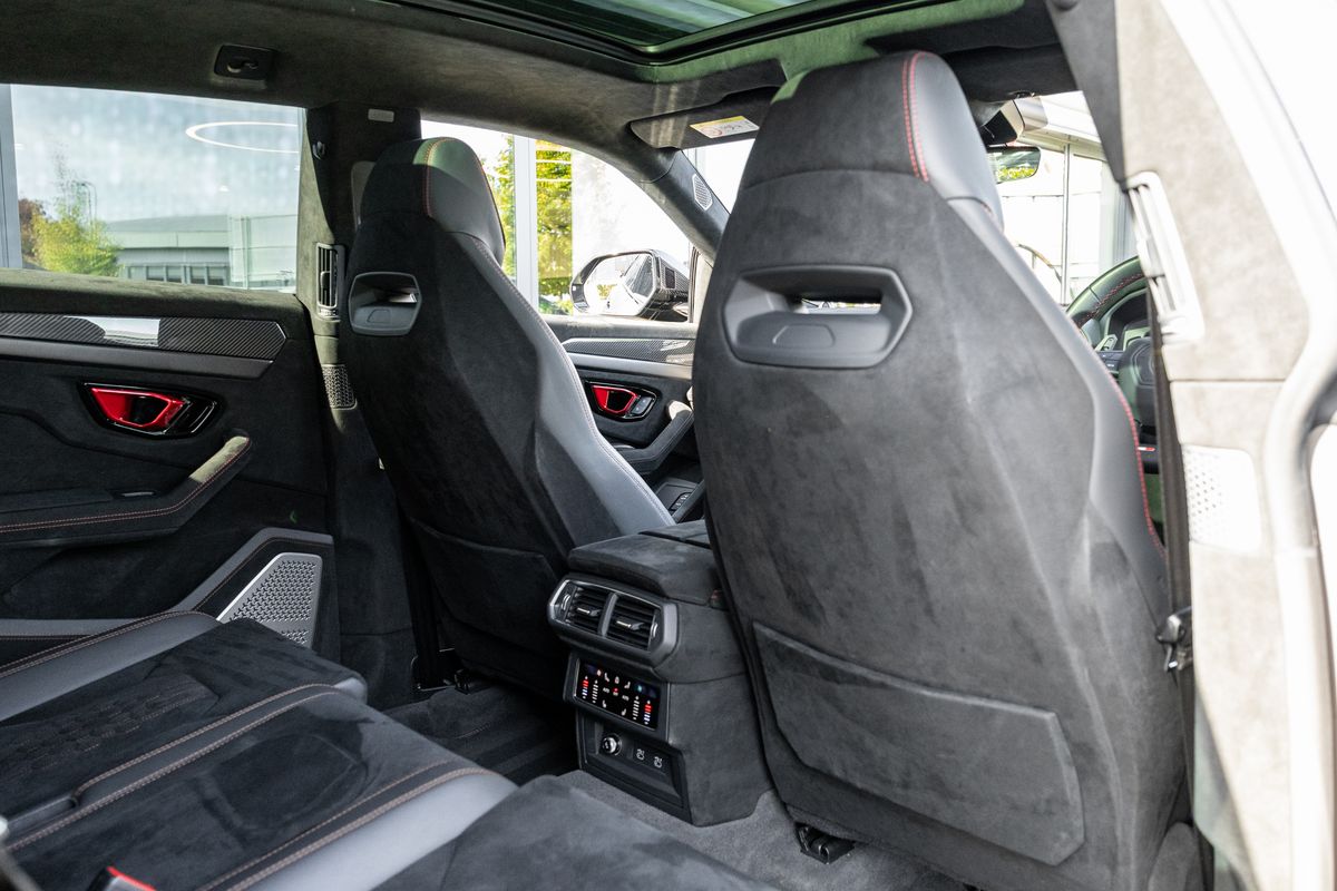 2023 Lamborghini Urus Performante