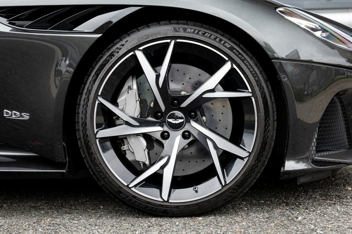 2020 Aston Martin DBS Superleggera