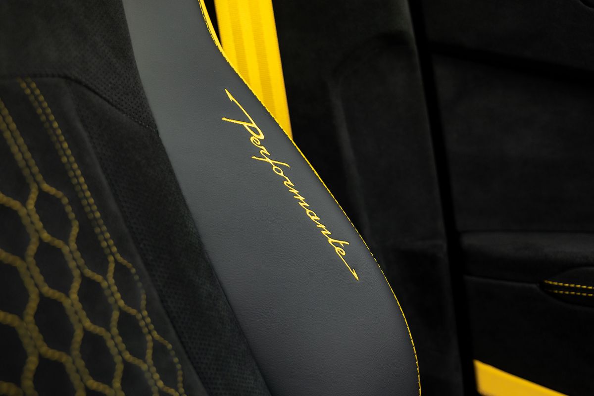 2024 Lamborghini Urus Performante