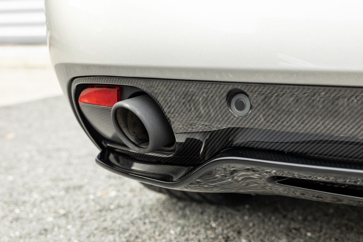 2015 Aston Martin DB9 GT Bond Edition