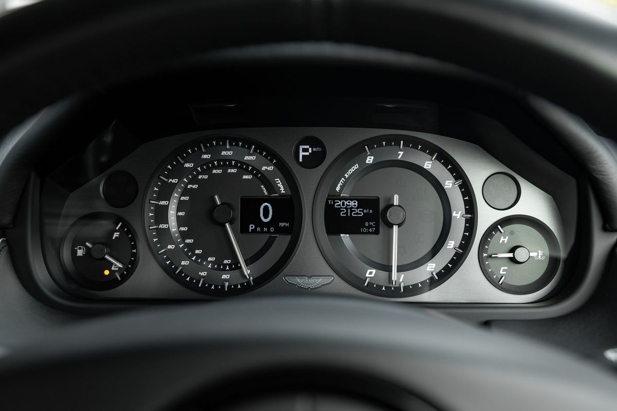 2015 Aston Martin DB9 GT Bond Edition