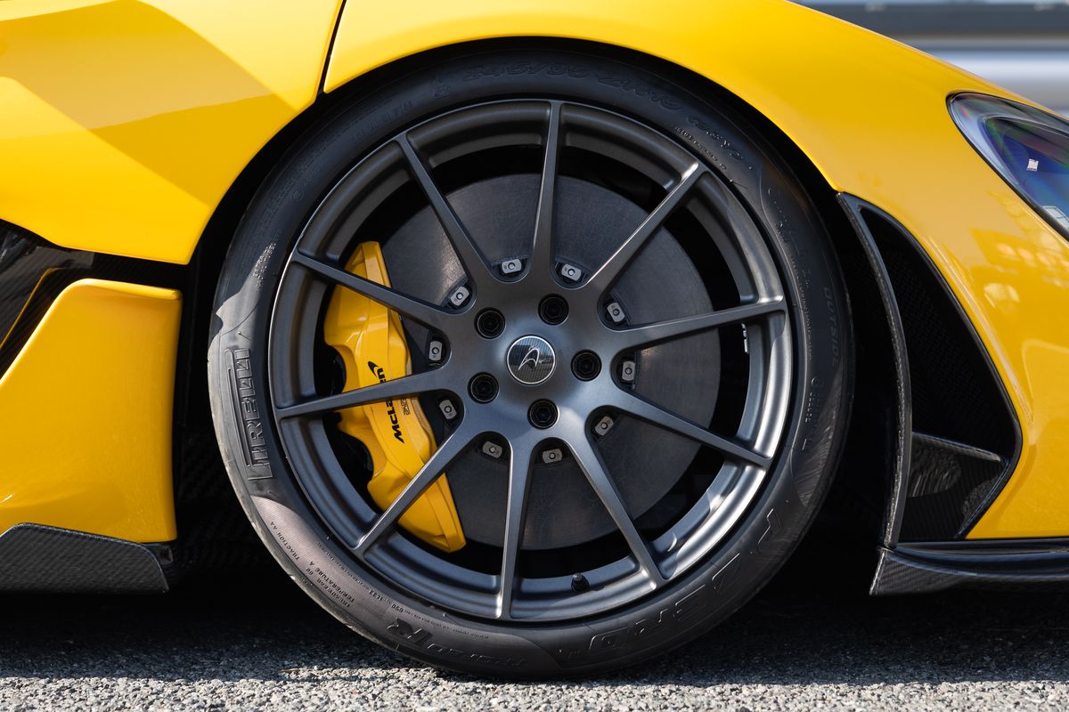 2015 McLaren P1