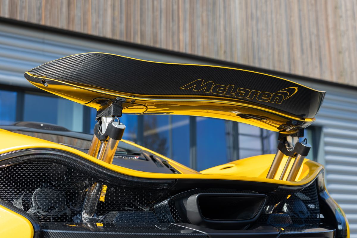 2015 McLaren P1