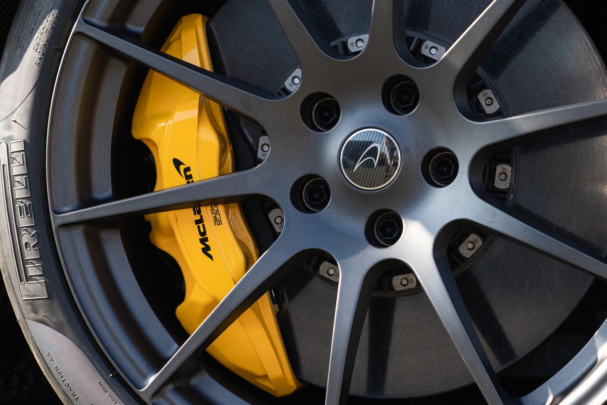 2015 McLaren P1