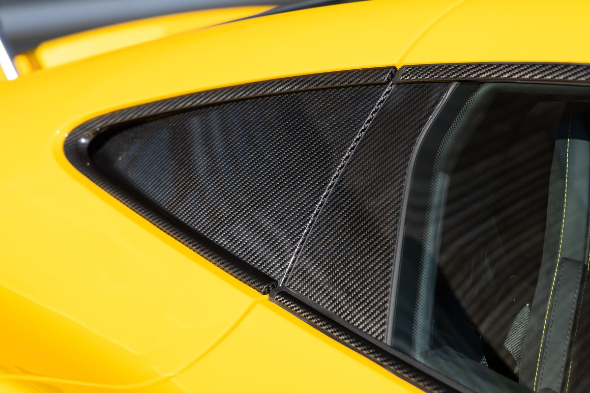 2015 McLaren P1