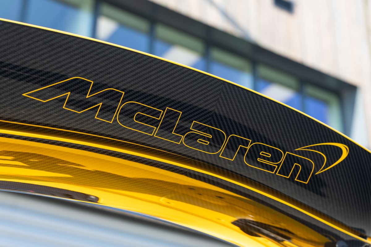 2015 McLaren P1
