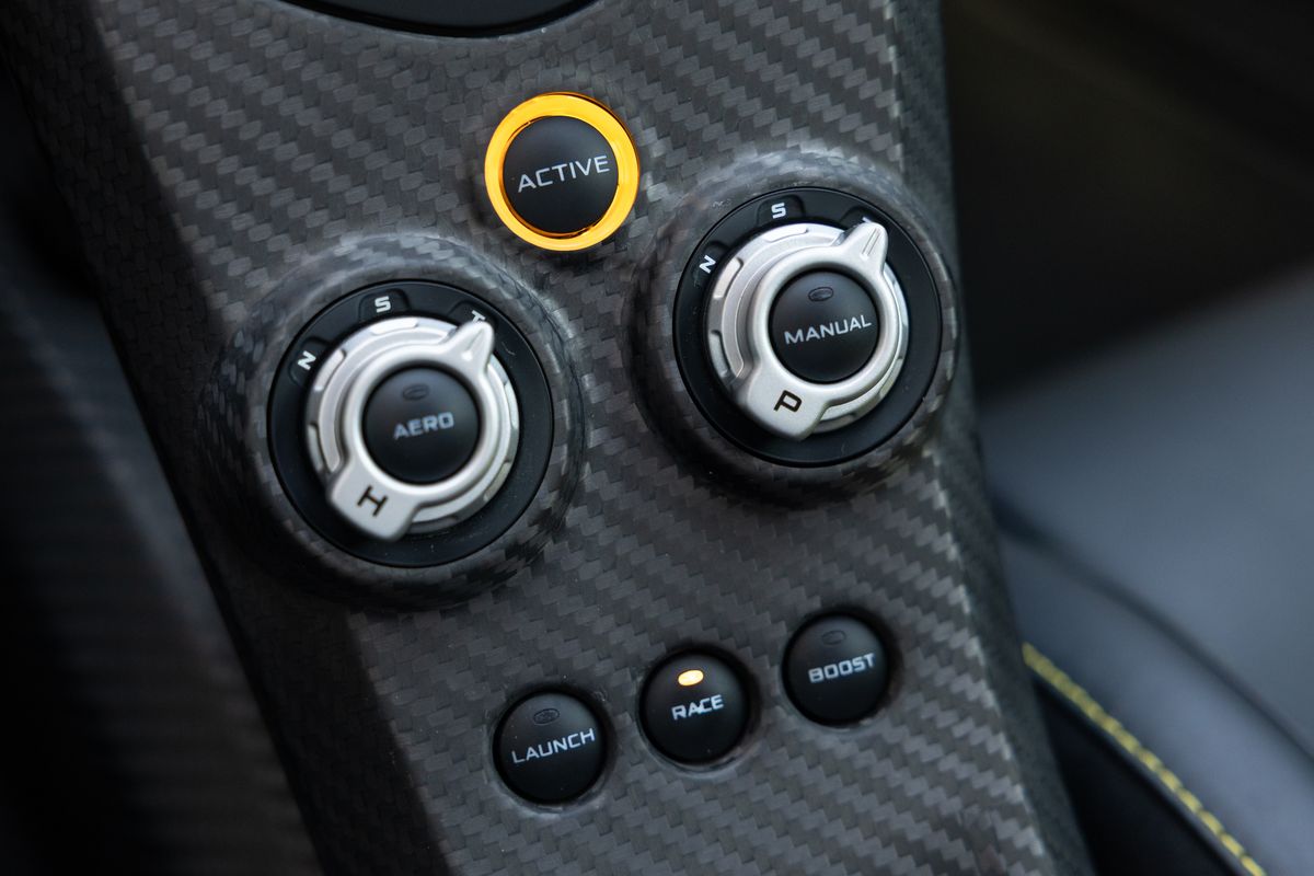 2015 McLaren P1