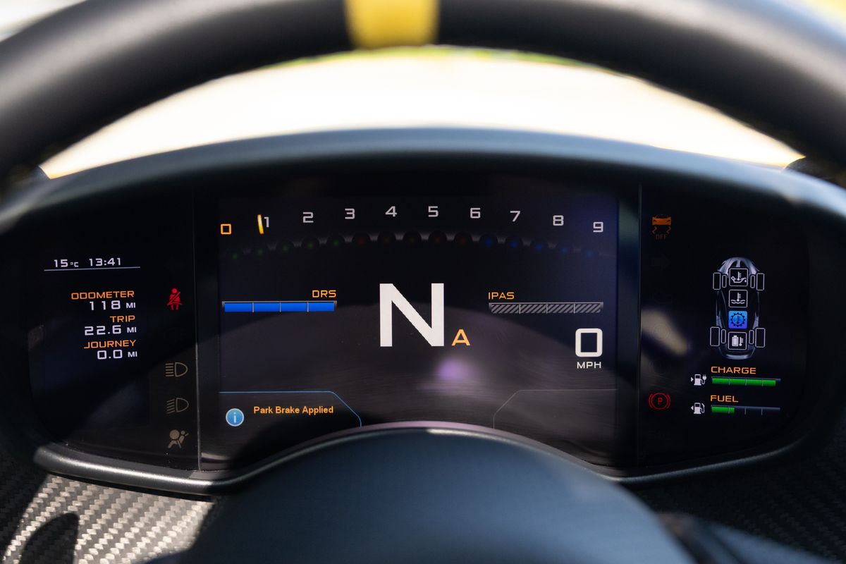 2015 McLaren P1