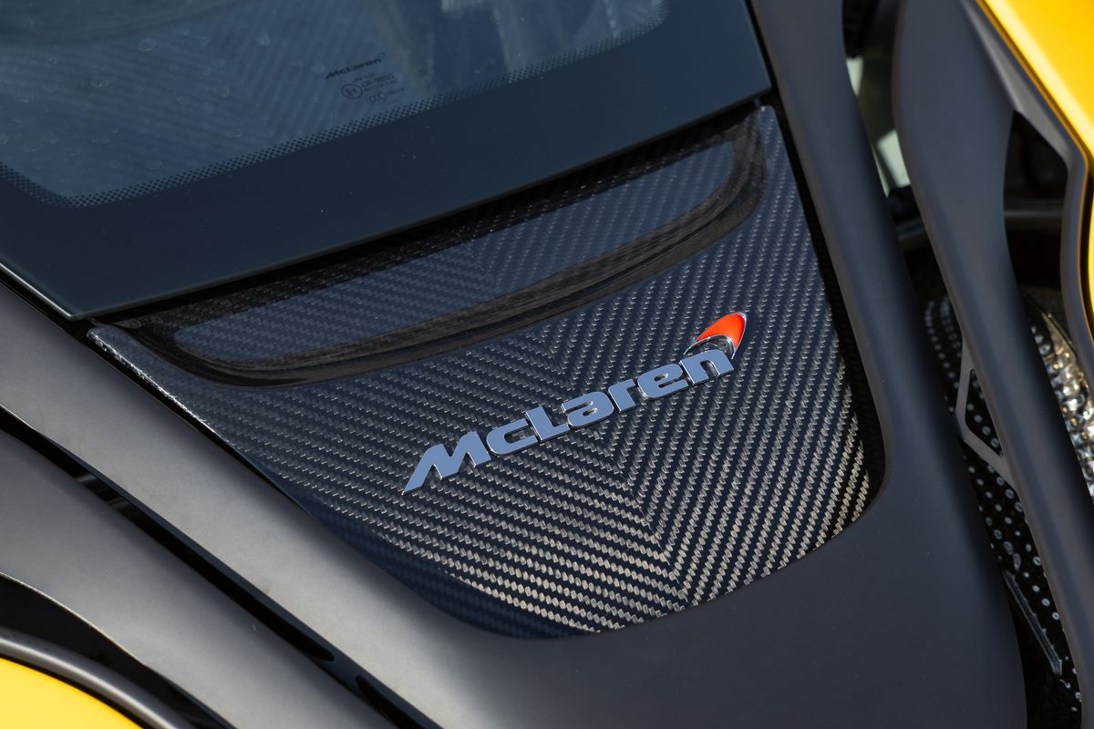 2015 McLaren P1
