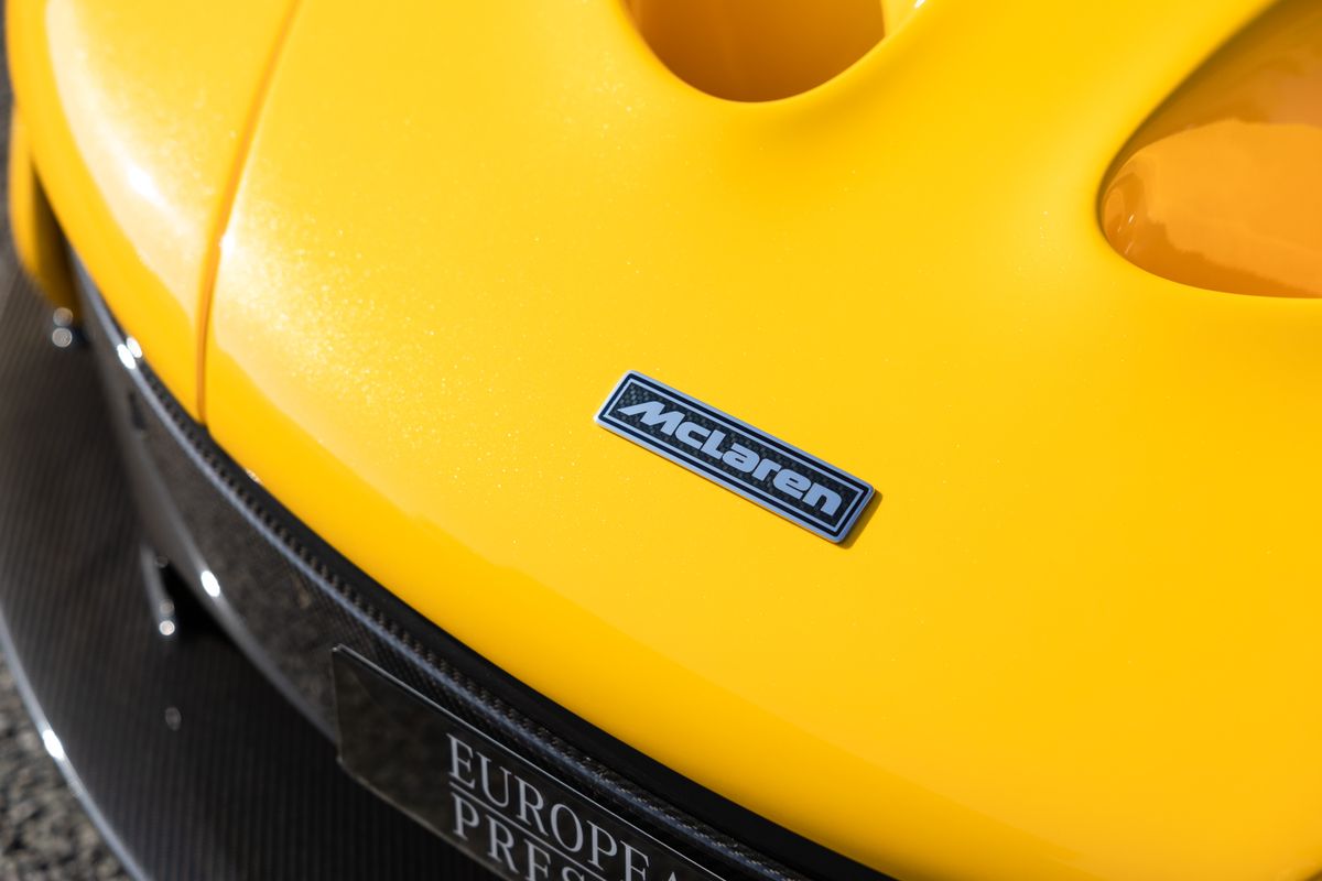 2015 McLaren P1