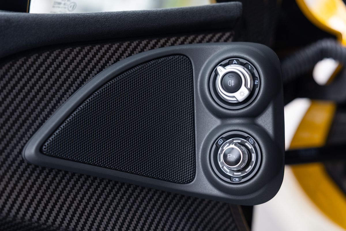 2014 McLaren P1