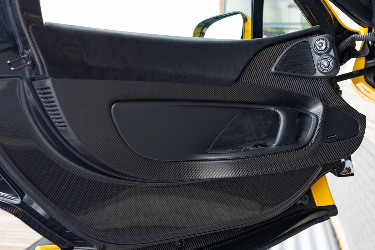 2014 McLaren P1