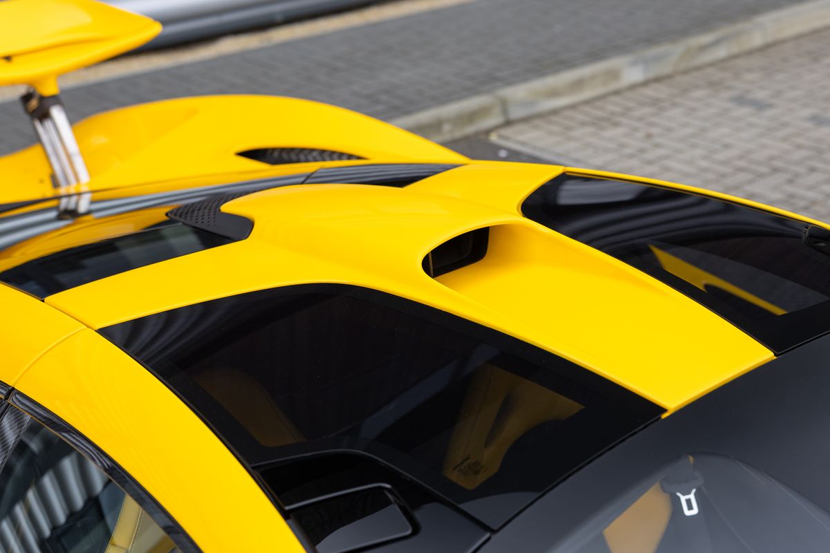 2014 McLaren P1