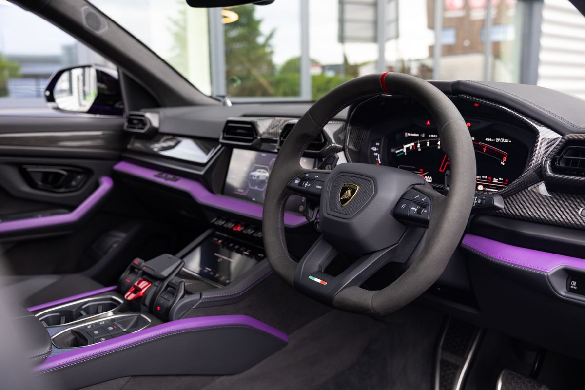 2025 Lamborghini Urus SE
