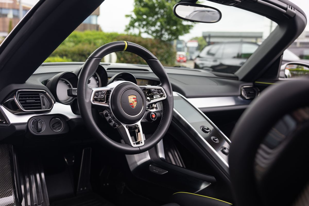 2015 Porsche 918 Spyder