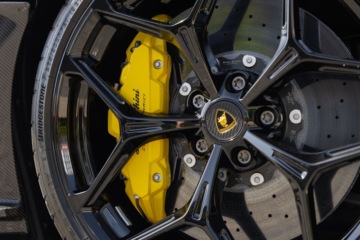 2025 Lamborghini Revuelto
