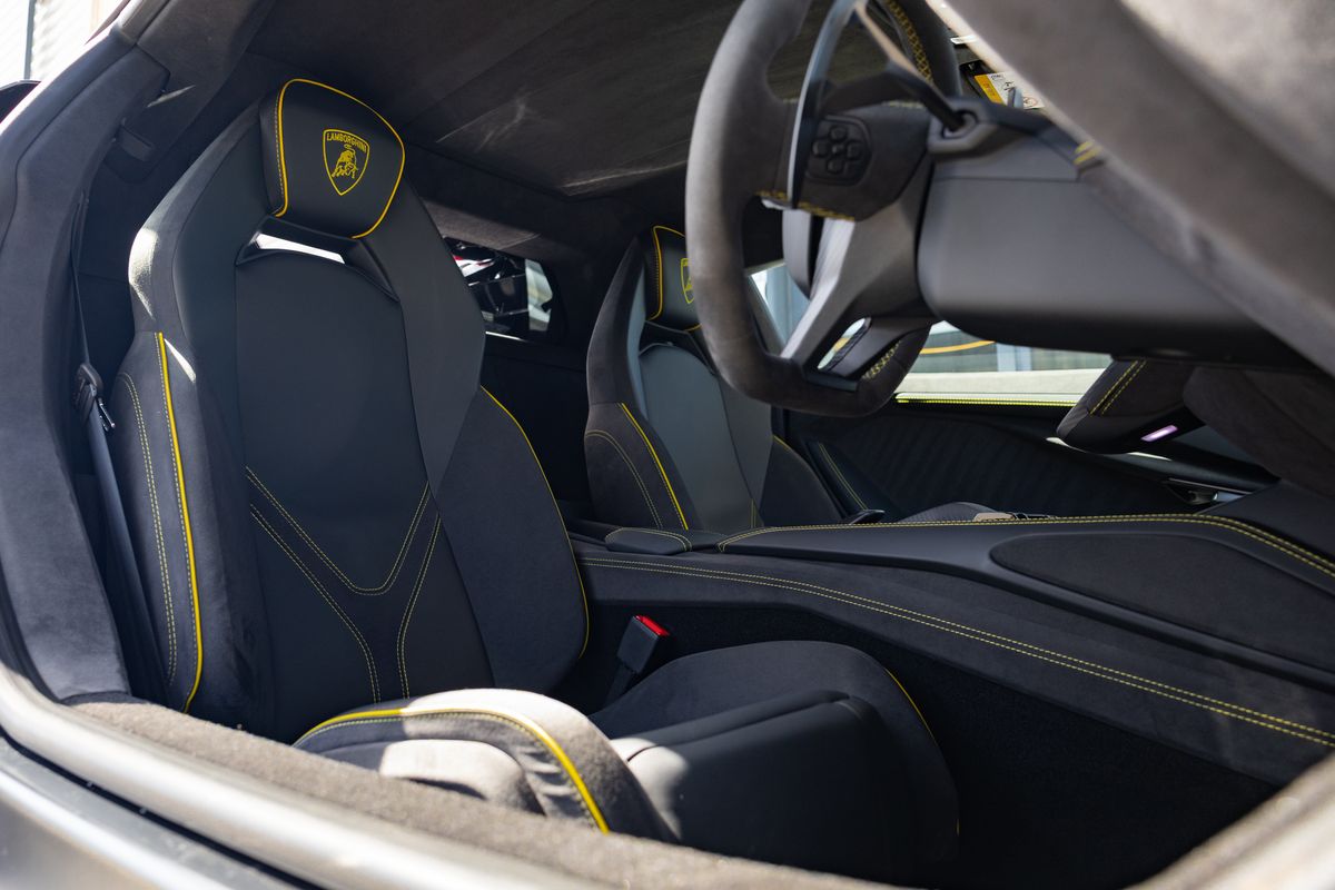 2025 Lamborghini Revuelto